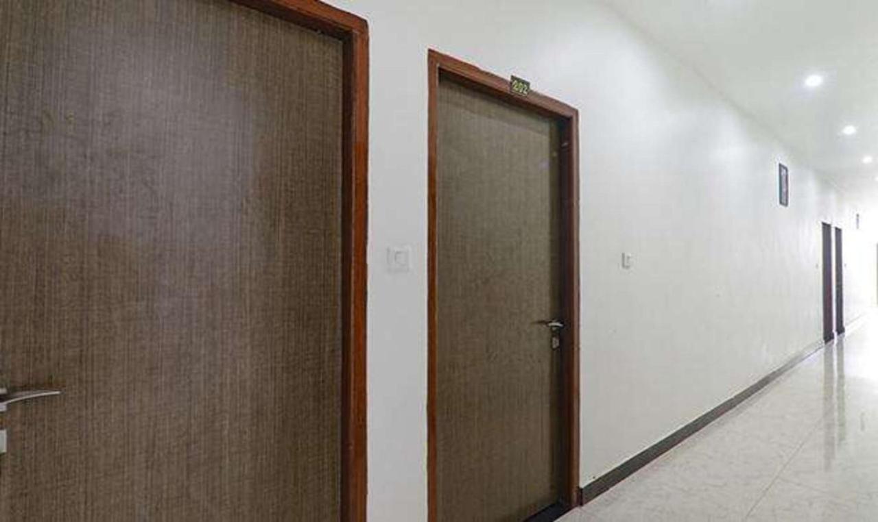 Hotel Fabexpress Ss Grand Banthra Sikandarpur Zewnętrze zdjęcie